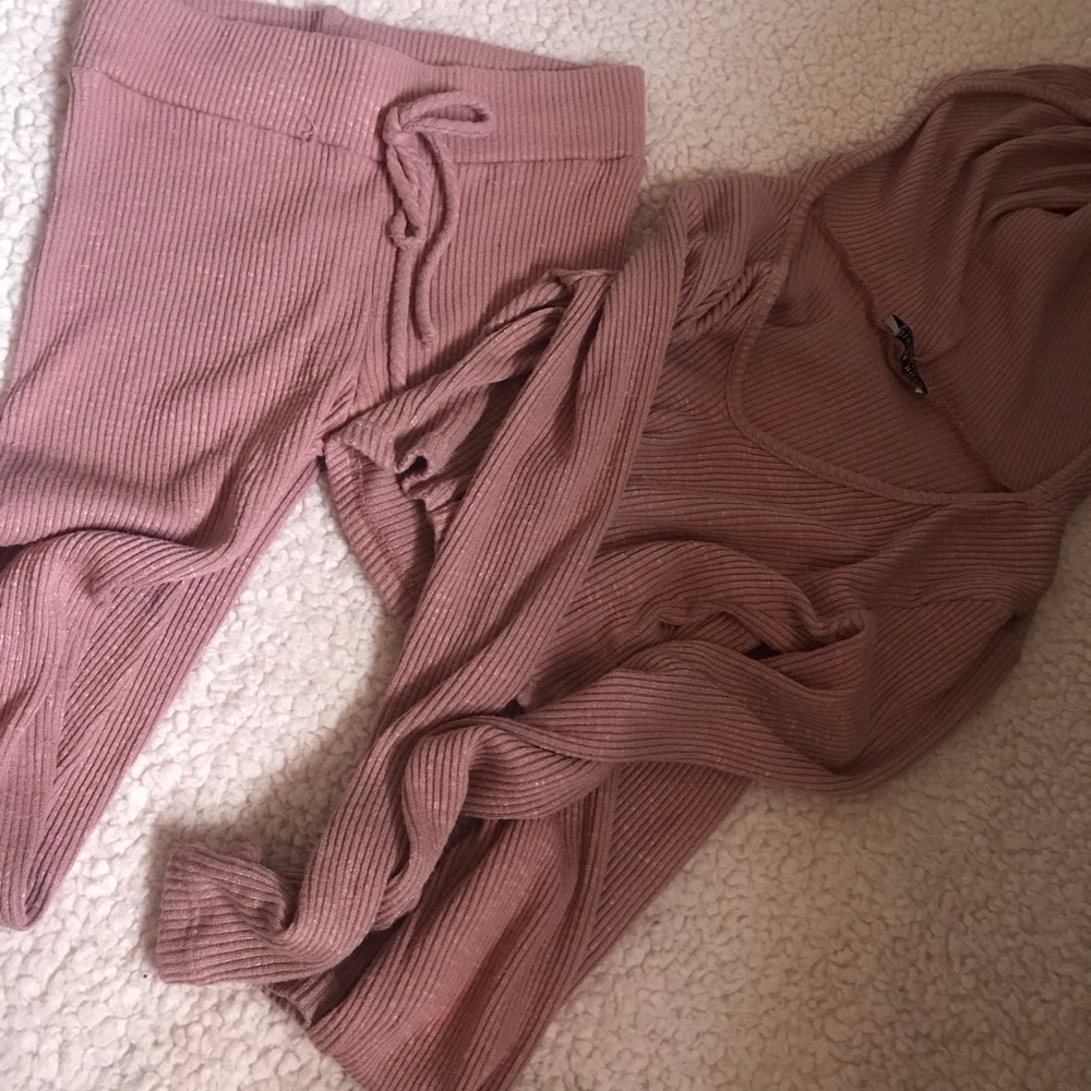 Fashion Nova cropped hoodie and leggings